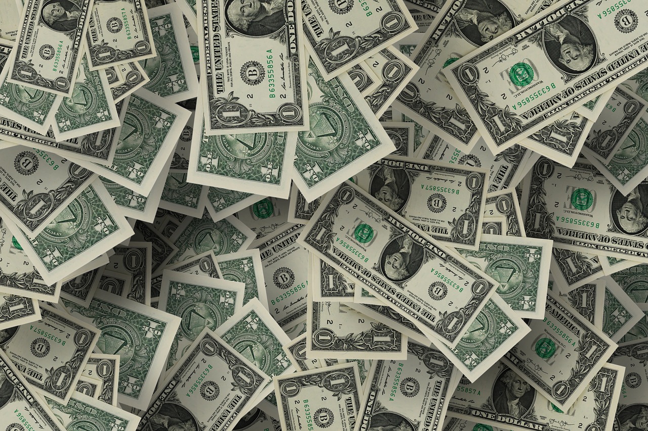 Kinship Interlocks: How the Rich Stay Rich